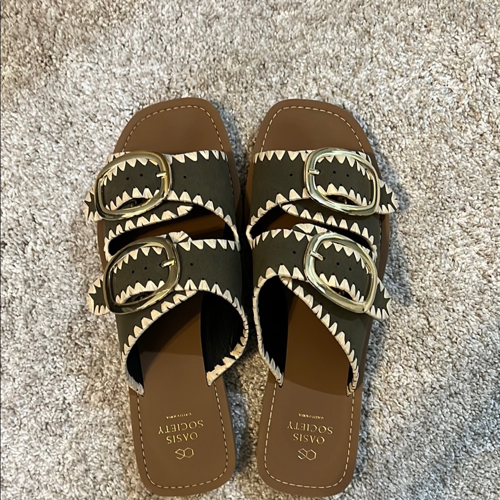 Oasis Society Tan and Black Sandals
